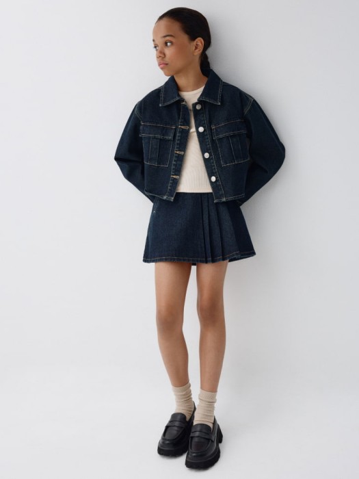 укороченная джинсовая куртка для девочек по цене 1299 руб вид справа