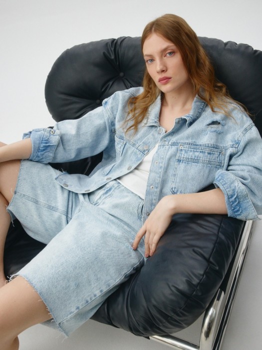 укороченная джинсовая куртка 4680704792256 фотография