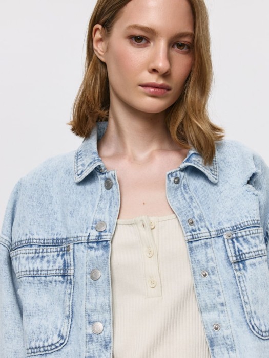 Товар голубого цвета с внутренней стороны