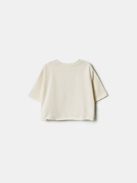 укороченная футболка из футера для девочек от бренда sela вид слева