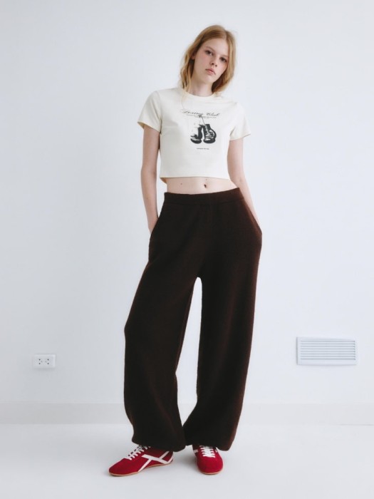 укороченная футболка из линейки  young от бренда sela вид слева