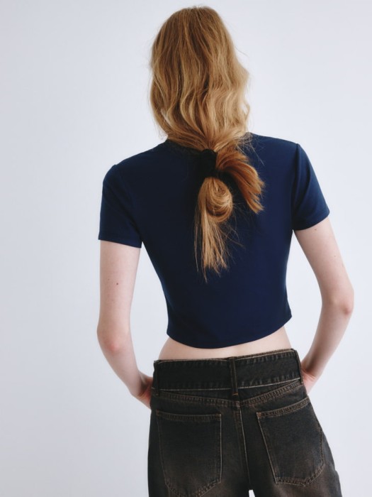 укороченная футболка из линейки  young по цене 799 руб вид справа