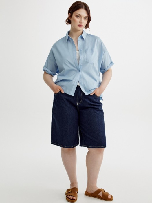 укороченная рубашка оверсайз из хлопка от бренда sela вид слева