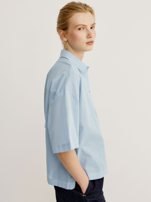 укороченная рубашка оверсайз из хлопка из россии вид сбоку