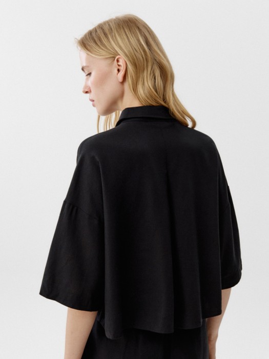 укороченная рубашка оверсайз из вискозы и льна по цене 1799 руб вид справа