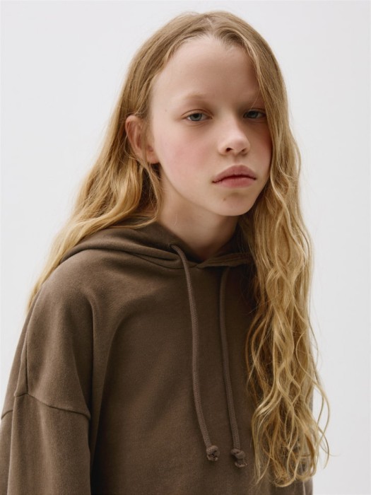 укороченное худи оверсайз для девочек по цене 999 руб вид справа