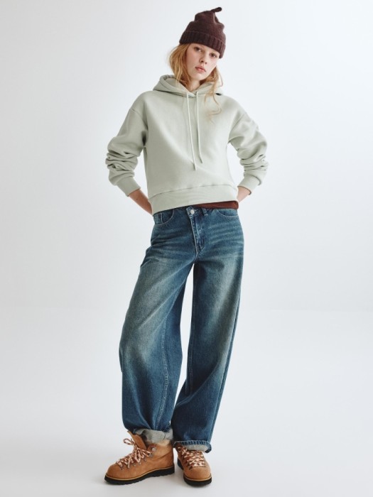 укороченное худи оверсайз из линейки  young от бренда sela вид слева