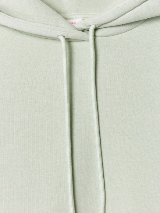 укороченное худи оверсайз из линейки  young из хлопка спереди