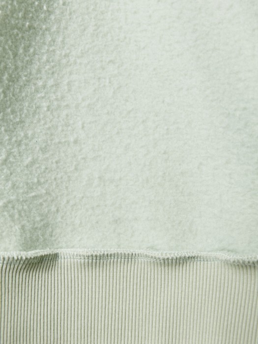 укороченное худи оверсайз из линейки  young универсального стиля с лицевой стороны