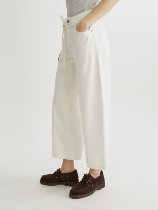 укороченные объемные джинсы со шнурком по цене 3999 руб вид справа