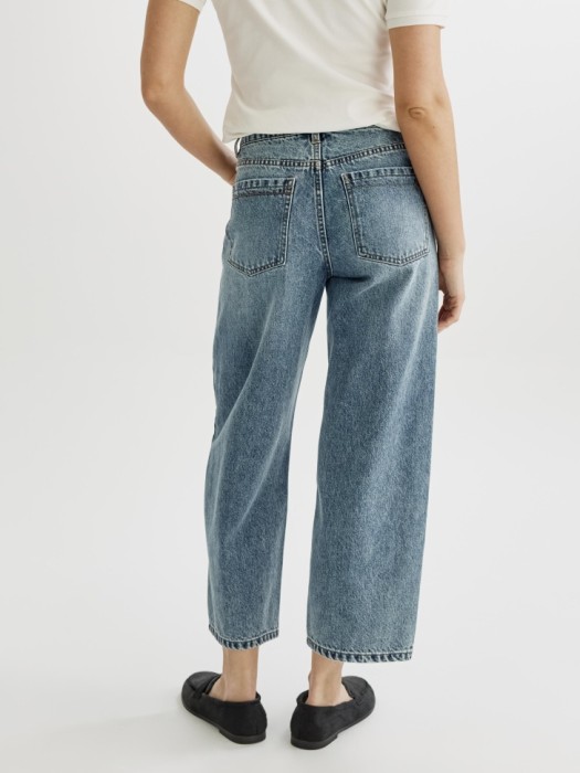 укороченные объемные джинсы со средней посадкой из россии вид сбоку