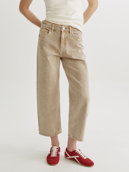 укороченные объемные джинсы со средней посадкой от бренда sela вид слева