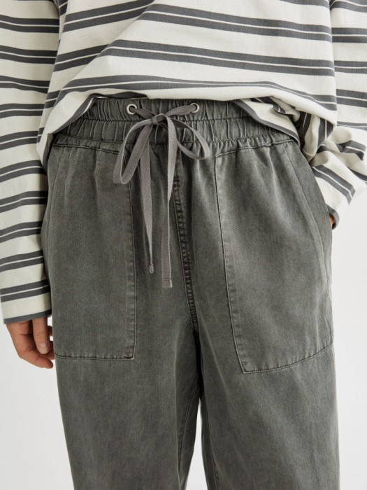 укороченные широкие брюки из смесового тенселя и хлопка от бренда sela вид слева