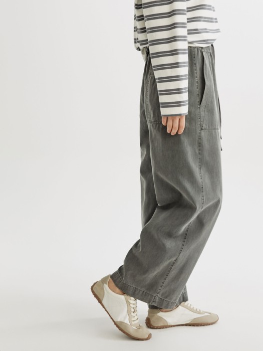 укороченные широкие брюки из смесового тенселя и хлопка из россии вид сбоку