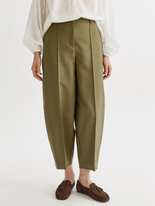 укороченные свободные брюки со стрелками с высокой посадкой от бренда sela вид слева