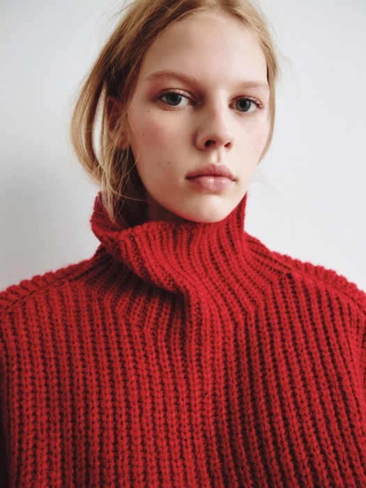 укороченный джемпер из линейки  young от бренда sela вид слева