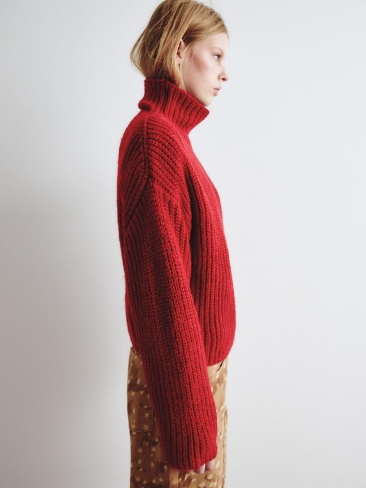 укороченный джемпер из линейки  young по цене 2699 руб вид справа