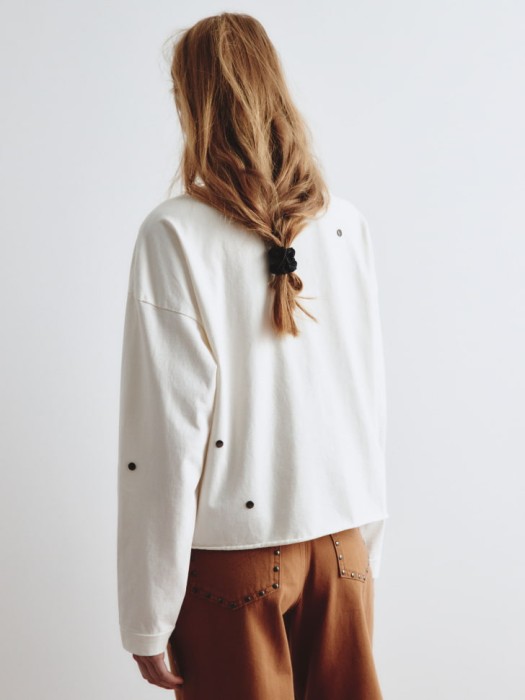 укороченный лонгслив с принтом из линейки  young по цене 2699 руб вид справа