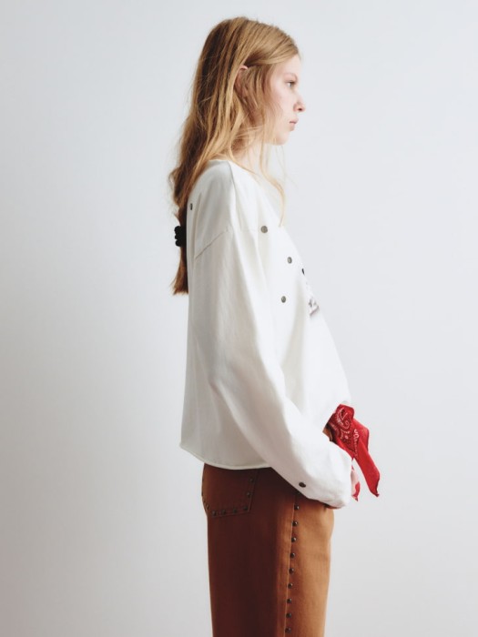 укороченный лонгслив с принтом из линейки  young из россии вид сбоку