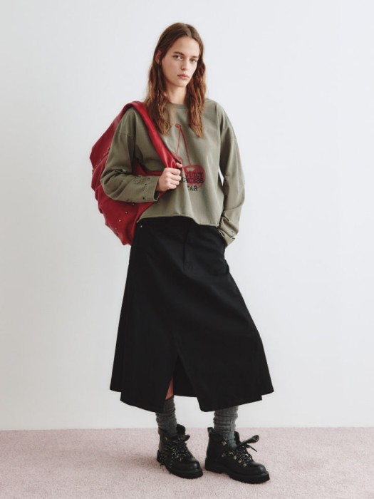 укороченный лонгслив с принтом из линейки  young от бренда sela вид слева