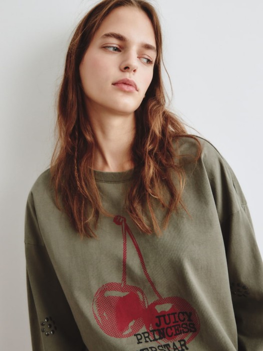 укороченный лонгслив с принтом из линейки  young по цене 2699 руб вид справа