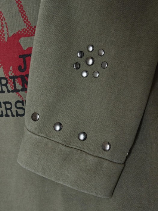 укороченный лонгслив с принтом из линейки  young универсального стиля с лицевой стороны