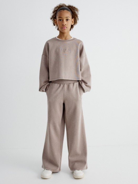 укороченный свитшот с вышивкой для девочек по цене 1799 руб вид справа