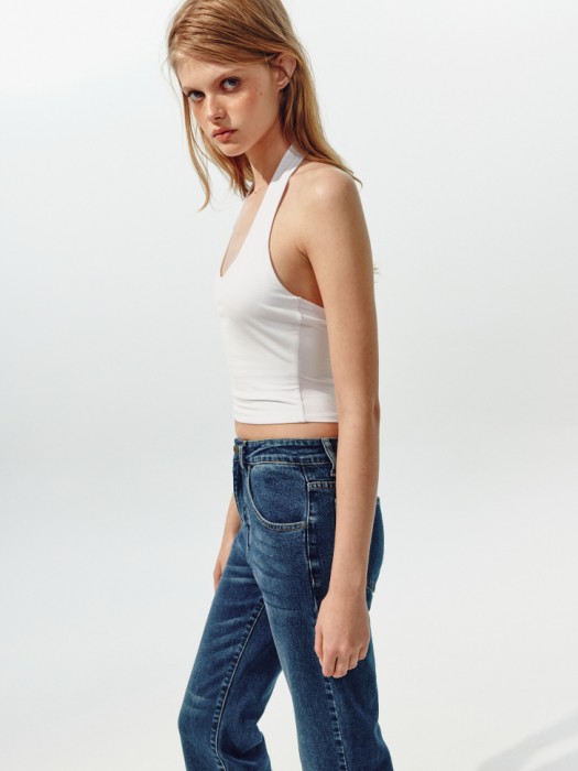 укороченный топ-халтер из линейки  young из россии вид сбоку