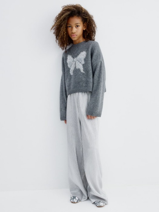 укороченный вязаный джемпер с люрексом для девочек от бренда sela вид слева