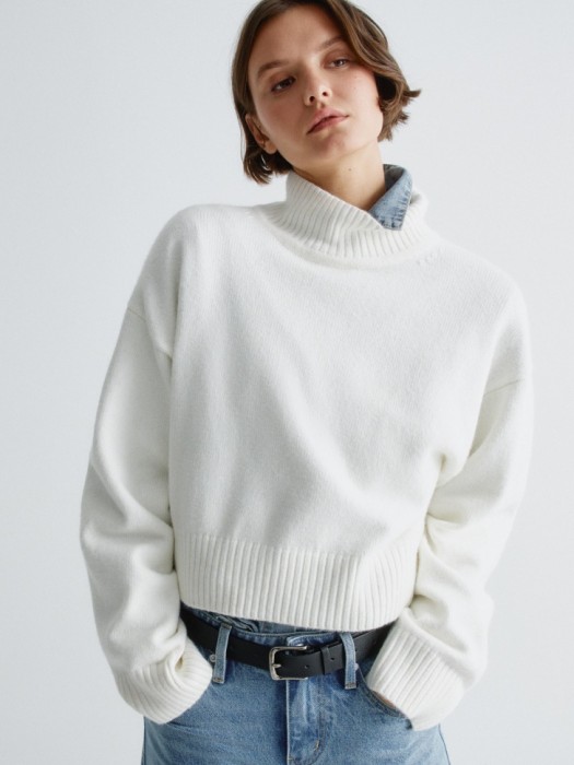 укороченный вязаный джемпер с содержанием шерсти из россии вид сбоку