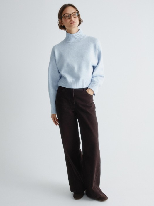 укороченный вязаный джемпер с содержанием шерсти от бренда sela вид слева