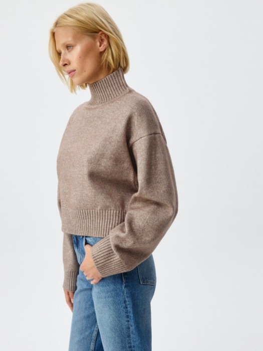 укороченный вязаный джемпер с содержанием шерсти из россии вид сбоку