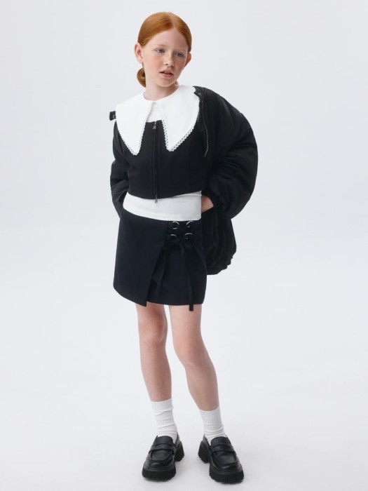 укороченный жилет на молнии для девочек от бренда sela вид слева