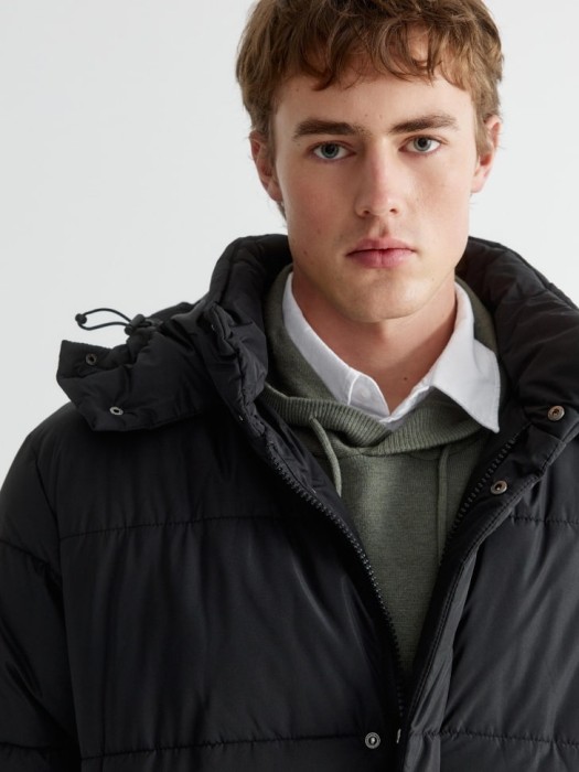 утепленное стеганое пальто с капюшоном из россии вид сбоку