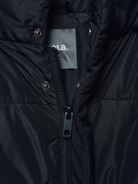 утепленное стеганое пальто с капюшоном из пуха спереди