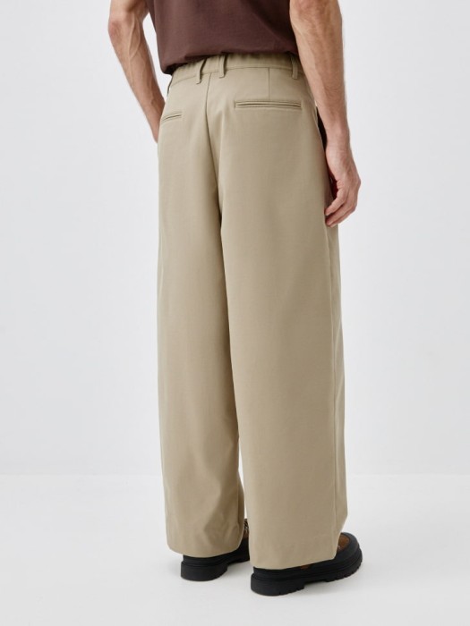 утепленные брюки свободного кроя по цене 1799 руб вид справа