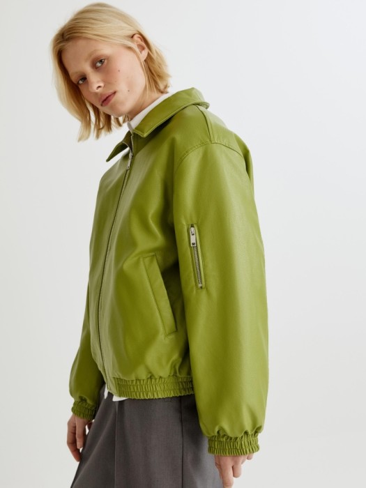 утепленный бомбер из искусственной кожи по цене 6999 руб вид справа