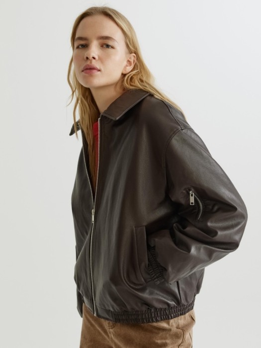 утепленный бомбер из искусственной кожи из россии вид сбоку