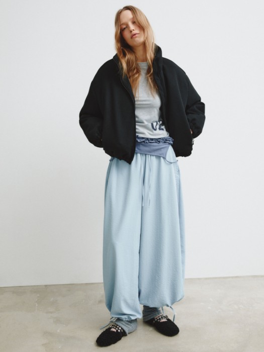 утепленный бомбер с содержанием шерсти из линейки  young от бренда sela вид слева