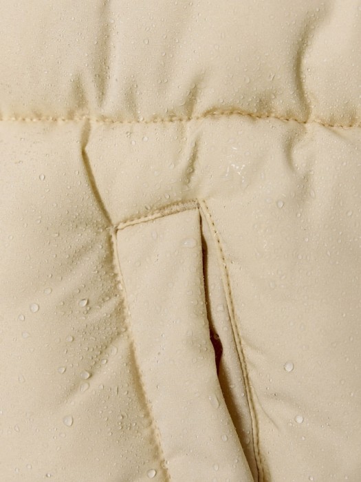 утепленный дутый жилет для девочек по цене 1899 руб вид справа