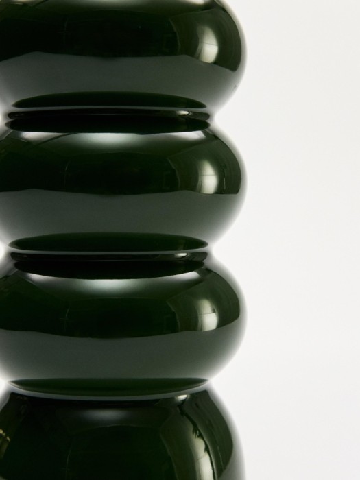 ваза из фаянса по цене 2499 руб вид справа