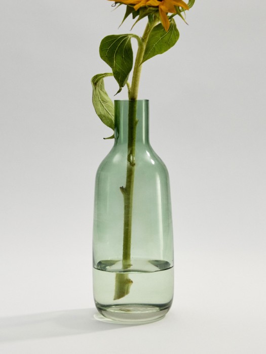 ваза из стекла от бренда sela вид слева