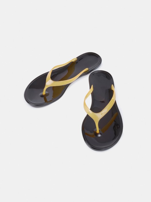 вьетнамки от бренда sela вид слева