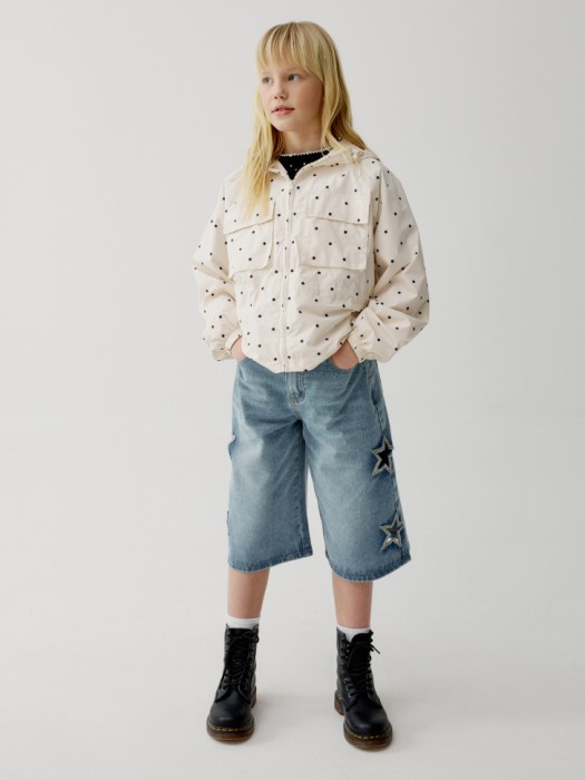 ветровка c принтом для девочек от бренда sela вид слева