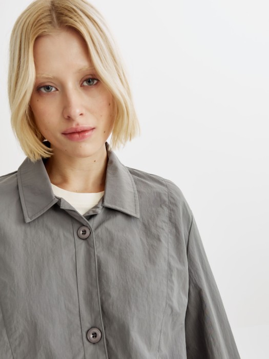 ветровка из жатой ткани с водоотталкивающей пропиткой из россии вид сбоку