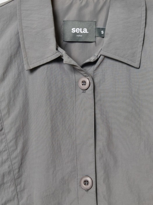 ветровка из жатой ткани с водоотталкивающей пропиткой из проверенных материалов спереди