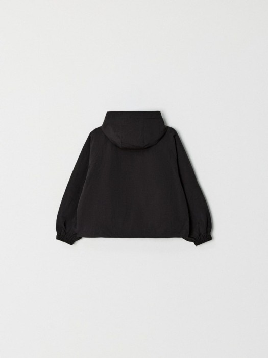 ветровка с капюшоном для девочек от бренда sela вид слева