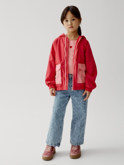 ветровка с капюшоном для девочек от бренда sela вид слева