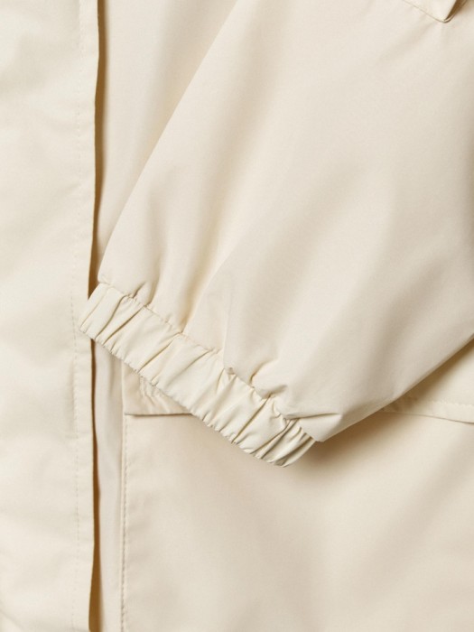 ветровка с капюшоном для девочек по цене 3799 руб вид справа