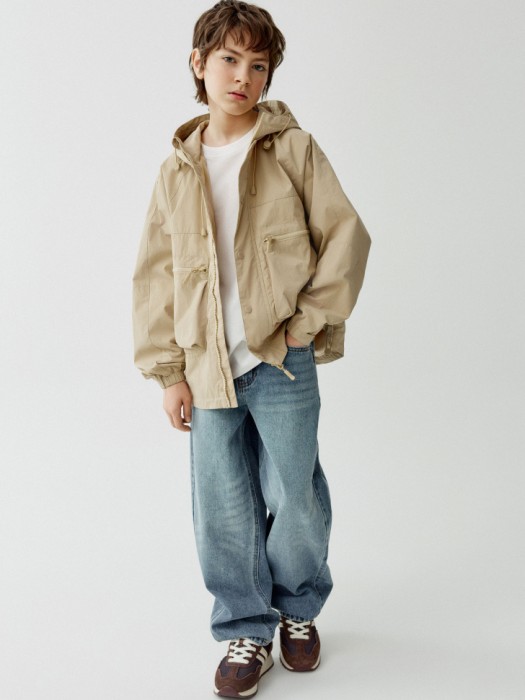 ветровка с капюшоном для мальчиков от бренда sela вид слева